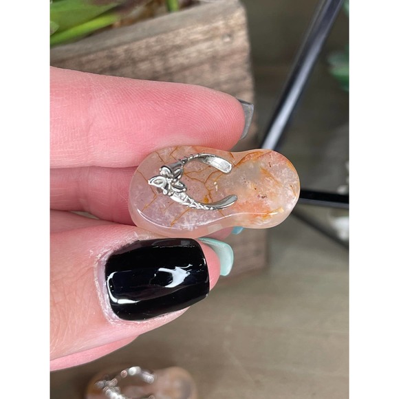 Miniature Flower Agate Flip Flop, Tiny Carvings - Picture 6 of 9